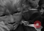 Standbild Schule Kinder Wien Österreich, 1945, aus Sekunde 52 historischem Filmmaterial Videoclip 65675056105