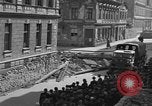 Standbild die britischen LKW Wien Österreich, 1945, aus Sekunde 7 historischem Filmmaterial Videoclip 65675056106