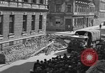 Standbild die britischen LKW Wien Österreich, 1945, aus Sekunde 9 historischem Filmmaterial Videoclip 65675056106