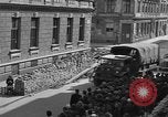 Standbild die britischen LKW Wien Österreich, 1945, aus Sekunde 11 historischem Filmmaterial Videoclip 65675056106
