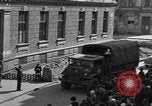 Standbild die britischen LKW Wien Österreich, 1945, aus Sekunde 14 historischem Filmmaterial Videoclip 65675056106