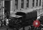 Standbild die britischen LKW Wien Österreich, 1945, aus Sekunde 17 historischem Filmmaterial Videoclip 65675056106