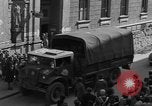Standbild die britischen LKW Wien Österreich, 1945, aus Sekunde 19 historischem Filmmaterial Videoclip 65675056106