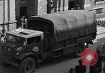 Standbild die britischen LKW Wien Österreich, 1945, aus Sekunde 26 historischem Filmmaterial Videoclip 65675056106