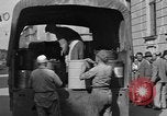 Standbild die britischen LKW Wien Österreich, 1945, aus Sekunde 31 historischem Filmmaterial Videoclip 65675056106