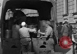 Standbild die britischen LKW Wien Österreich, 1945, aus Sekunde 32 historischem Filmmaterial Videoclip 65675056106