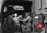 Standbild die britischen LKW Wien Österreich, 1945, aus Sekunde 33 historischem Filmmaterial Videoclip 65675056106