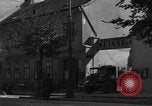 Standbild die britischen LKW Wien Österreich, 1945, aus Sekunde 40 historischem Filmmaterial Videoclip 65675056106