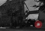 Standbild die britischen LKW Wien Österreich, 1945, aus Sekunde 41 historischem Filmmaterial Videoclip 65675056106