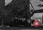 Standbild die britischen LKW Wien Österreich, 1945, aus Sekunde 44 historischem Filmmaterial Videoclip 65675056106