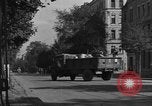Standbild die britischen LKW Wien Österreich, 1945, aus Sekunde 50 historischem Filmmaterial Videoclip 65675056106