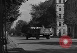 Standbild die britischen LKW Wien Österreich, 1945, aus Sekunde 51 historischem Filmmaterial Videoclip 65675056106