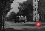 Standbild die britischen LKW Wien Österreich, 1945, aus Sekunde 52 historischem Filmmaterial Videoclip 65675056106