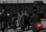 Standbild deutschen Flüchtlinge Ulm Deutschland, 1945, aus Sekunde 40 historischem Filmmaterial Videoclip 65675056109