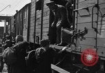 Standbild deutschen Flüchtlinge Ulm Deutschland, 1945, aus Sekunde 61 historischem Filmmaterial Videoclip 65675056109