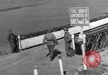 Image  pont Bailey Remagen Allemagne, 1945, de la seconde 56 séquences d'archives historiques vidéo 65675056114