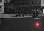 Image civils Sobernheim Allemagne, 1945, de la seconde 3 séquences d'archives historiques vidéo 65675056116