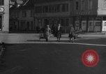 Image civils Sobernheim Allemagne, 1945, de la seconde 5 séquences d'archives historiques vidéo 65675056116