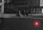 Image civils Sobernheim Allemagne, 1945, de la seconde 6 séquences d'archives historiques vidéo 65675056116