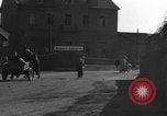 Image civils Sobernheim Allemagne, 1945, de la seconde 29 séquences d'archives historiques vidéo 65675056116