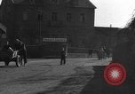 Image civils Sobernheim Allemagne, 1945, de la seconde 30 séquences d'archives historiques vidéo 65675056116