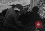 Image des wagons de chemin de fer Sobernheim Allemagne, 1945, de la seconde 51 séquences d'archives historiques vidéo 65675056117