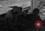 Image des wagons de chemin de fer Sobernheim Allemagne, 1945, de la seconde 54 séquences d'archives historiques vidéo 65675056117