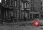 Image des combats de rue Koblenz Allemagne, 1945, de la seconde 7 séquences d'archives historiques vidéo 65675056145