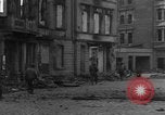 Image des combats de rue Koblenz Allemagne, 1945, de la seconde 11 séquences d'archives historiques vidéo 65675056145