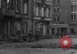 Image des combats de rue Koblenz Allemagne, 1945, de la seconde 16 séquences d'archives historiques vidéo 65675056145