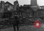 Image des combats de rue Koblenz Allemagne, 1945, de la seconde 19 séquences d'archives historiques vidéo 65675056145