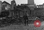 Image des combats de rue Koblenz Allemagne, 1945, de la seconde 24 séquences d'archives historiques vidéo 65675056145