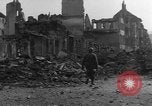 Image des combats de rue Koblenz Allemagne, 1945, de la seconde 27 séquences d'archives historiques vidéo 65675056145