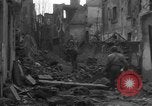 Image des combats de rue Koblenz Allemagne, 1945, de la seconde 30 séquences d'archives historiques vidéo 65675056145