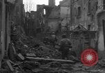 Image des combats de rue Koblenz Allemagne, 1945, de la seconde 32 séquences d'archives historiques vidéo 65675056145