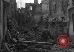 Image des combats de rue Koblenz Allemagne, 1945, de la seconde 33 séquences d'archives historiques vidéo 65675056145