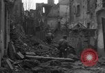 Image des combats de rue Koblenz Allemagne, 1945, de la seconde 34 séquences d'archives historiques vidéo 65675056145