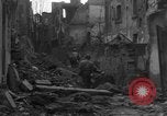 Image des combats de rue Koblenz Allemagne, 1945, de la seconde 37 séquences d'archives historiques vidéo 65675056145