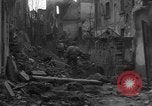 Image des combats de rue Koblenz Allemagne, 1945, de la seconde 39 séquences d'archives historiques vidéo 65675056145