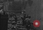 Image des combats de rue Koblenz Allemagne, 1945, de la seconde 41 séquences d'archives historiques vidéo 65675056145