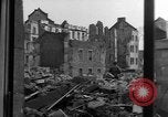 Image des combats de rue Koblenz Allemagne, 1945, de la seconde 54 séquences d'archives historiques vidéo 65675056145