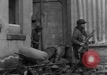 Standbild Straßenschlachten Koblenz Deutschland, 1945, aus Sekunde 4 historischem Filmmaterial Videoclip 65675056146