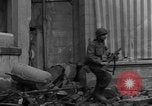 Standbild Straßenschlachten Koblenz Deutschland, 1945, aus Sekunde 12 historischem Filmmaterial Videoclip 65675056146