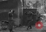 Standbild Straßenschlachten Koblenz Deutschland, 1945, aus Sekunde 25 historischem Filmmaterial Videoclip 65675056146