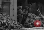 Standbild Straßenschlachten Koblenz Deutschland, 1945, aus Sekunde 42 historischem Filmmaterial Videoclip 65675056146
