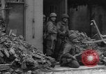 Standbild Straßenschlachten Koblenz Deutschland, 1945, aus Sekunde 44 historischem Filmmaterial Videoclip 65675056146