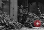 Standbild Straßenschlachten Koblenz Deutschland, 1945, aus Sekunde 45 historischem Filmmaterial Videoclip 65675056146