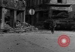Image des combats de rue Koblenz Allemagne, 1945, de la seconde 6 séquences d'archives historiques vidéo 65675056147