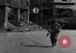 Image des combats de rue Koblenz Allemagne, 1945, de la seconde 8 séquences d'archives historiques vidéo 65675056147