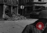 Image des combats de rue Koblenz Allemagne, 1945, de la seconde 10 séquences d'archives historiques vidéo 65675056147